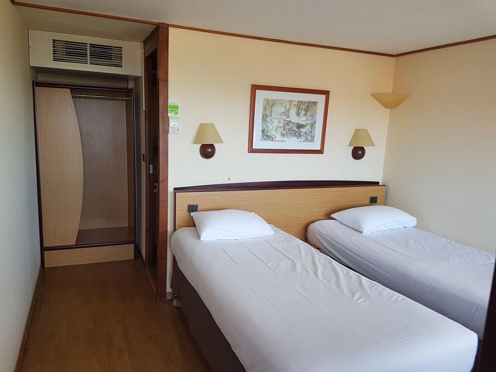 Campanile Salon-De-Provence Hotel ภายนอก รูปภาพ