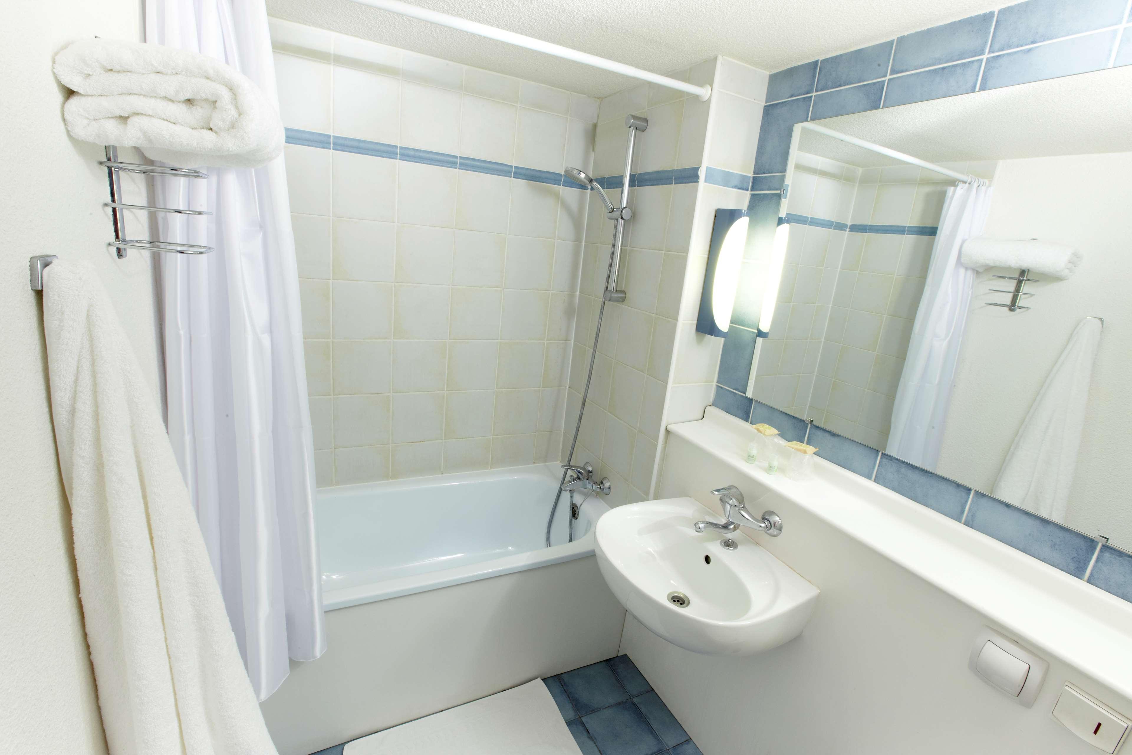 Campanile Salon-De-Provence Hotel ภายนอก รูปภาพ