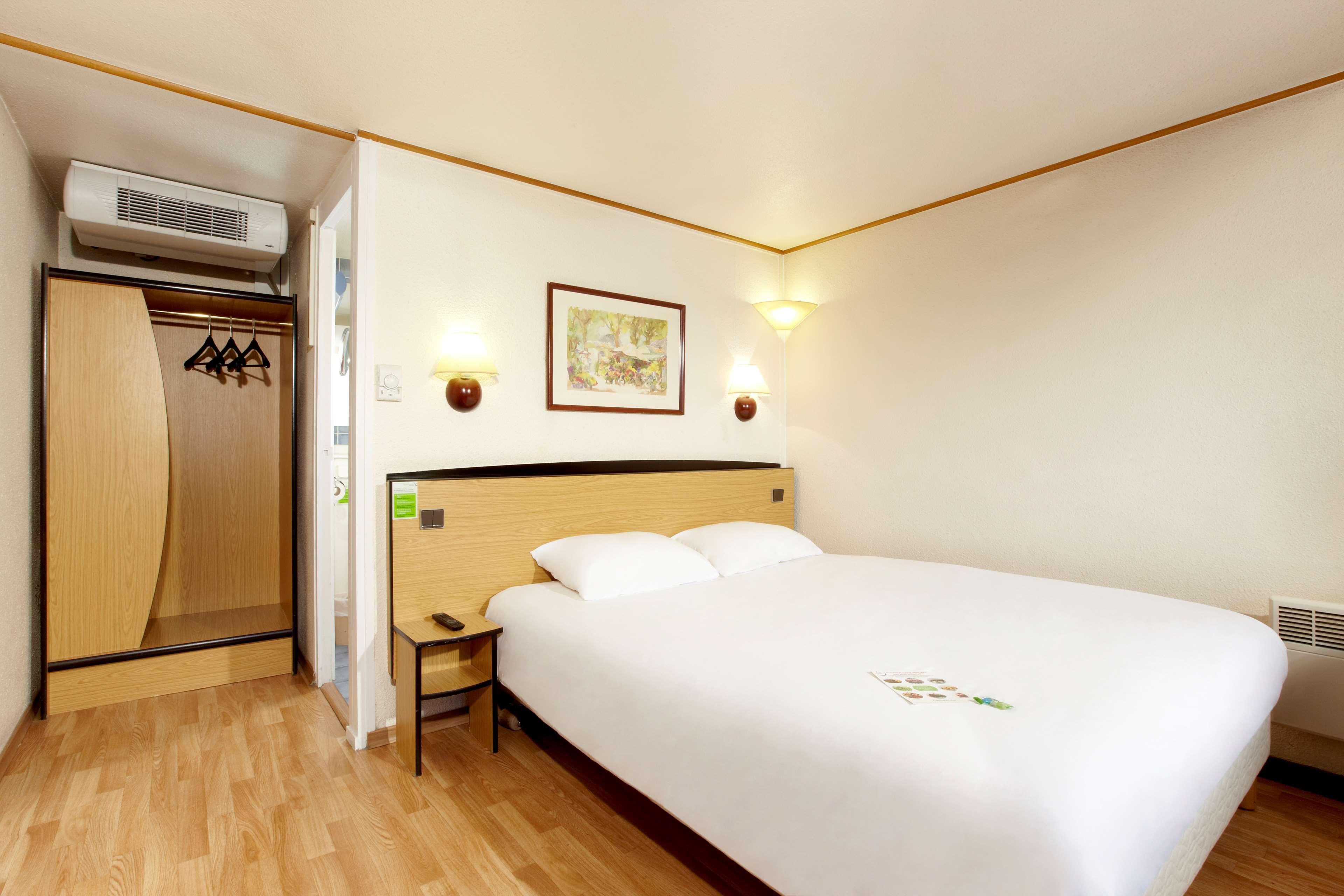 Campanile Salon-De-Provence Hotel ภายนอก รูปภาพ