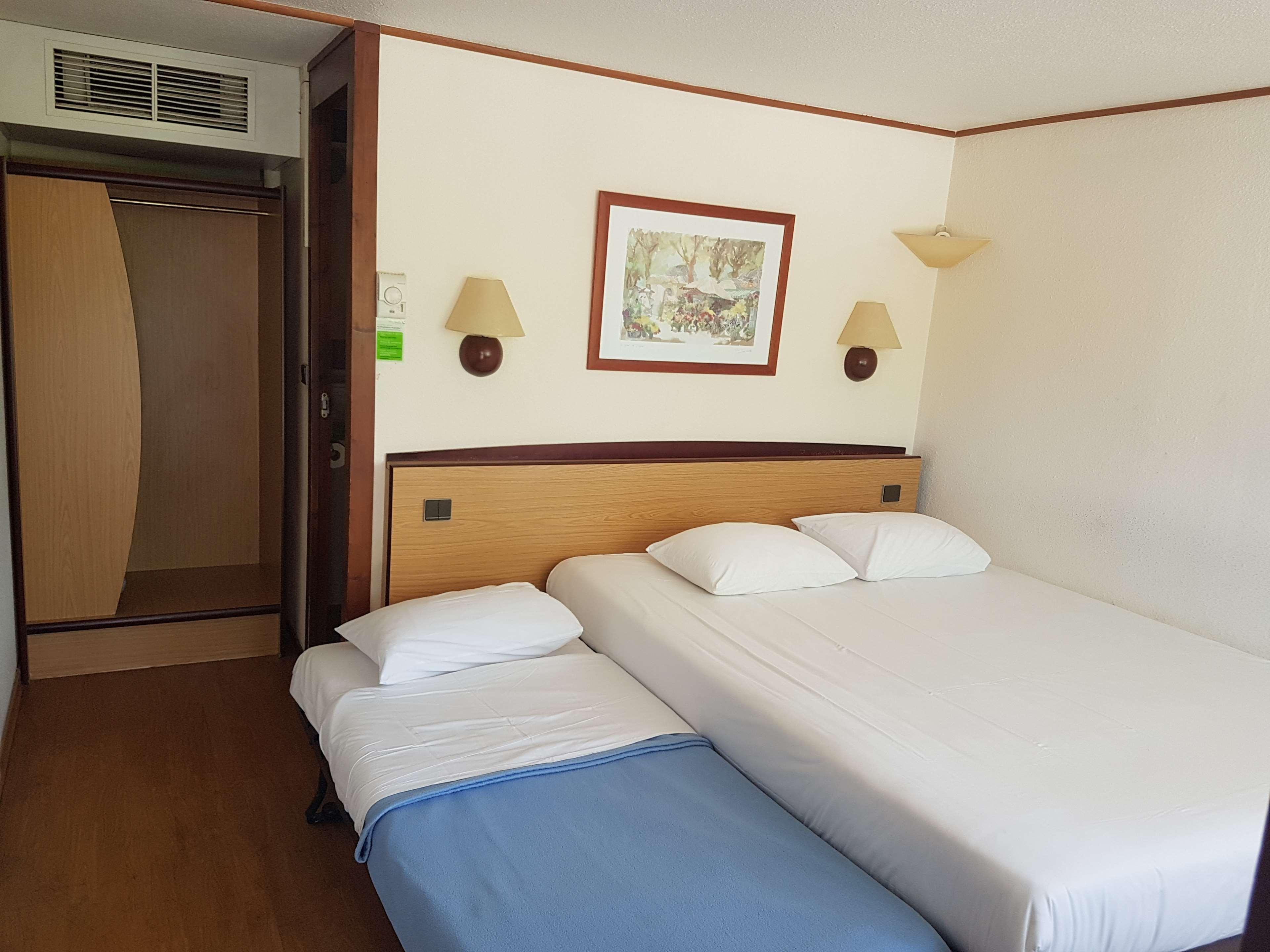 Campanile Salon-De-Provence Hotel ภายนอก รูปภาพ