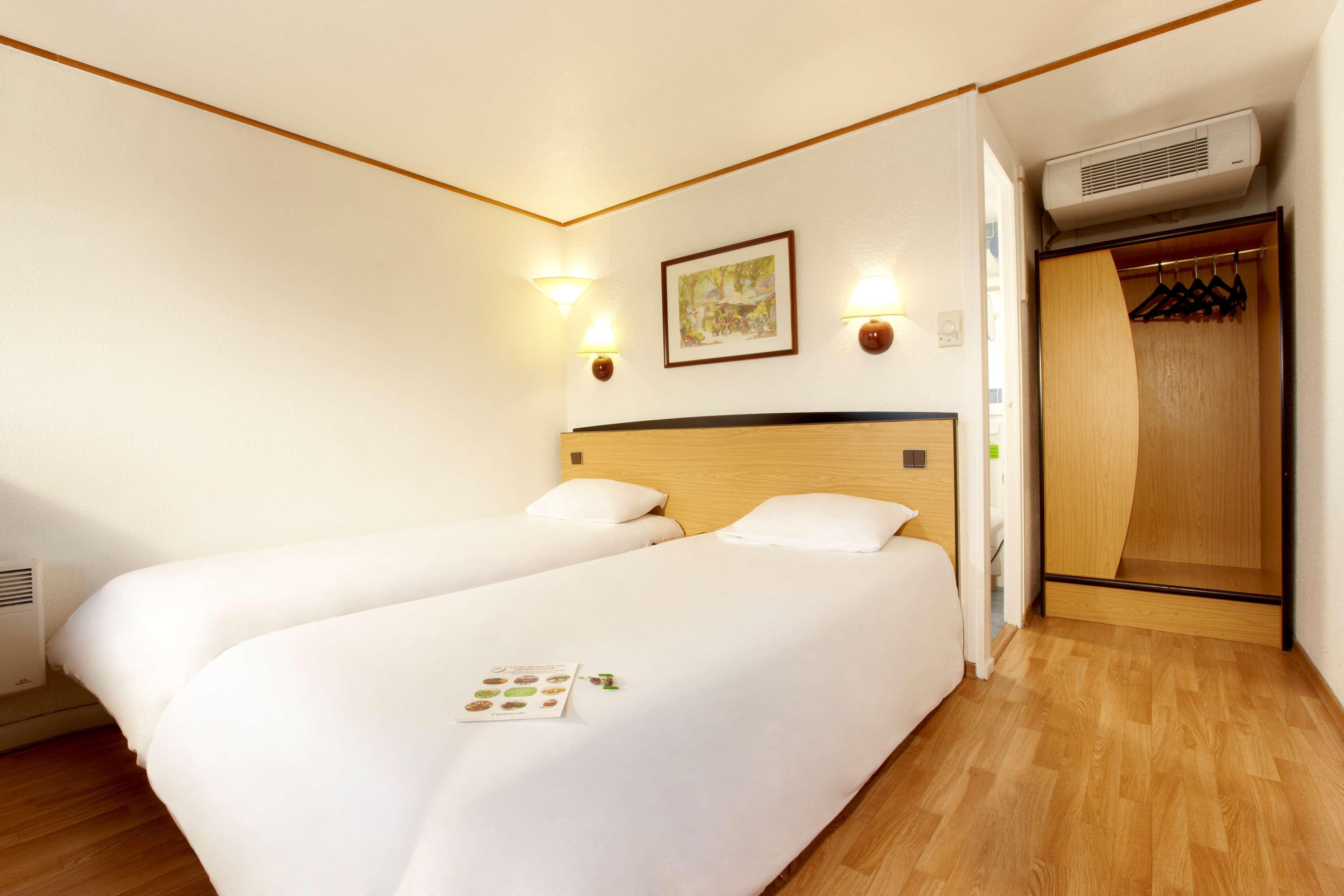 Campanile Salon-De-Provence Hotel ภายนอก รูปภาพ