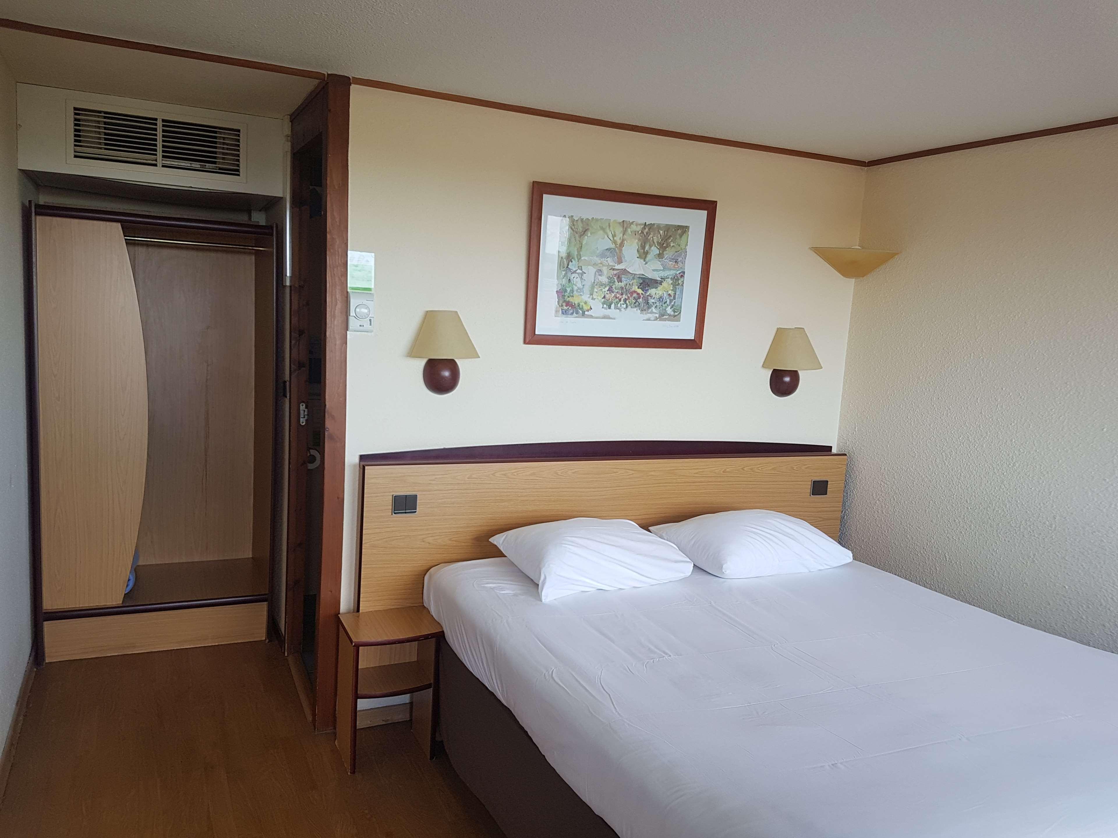 Campanile Salon-De-Provence Hotel ภายนอก รูปภาพ