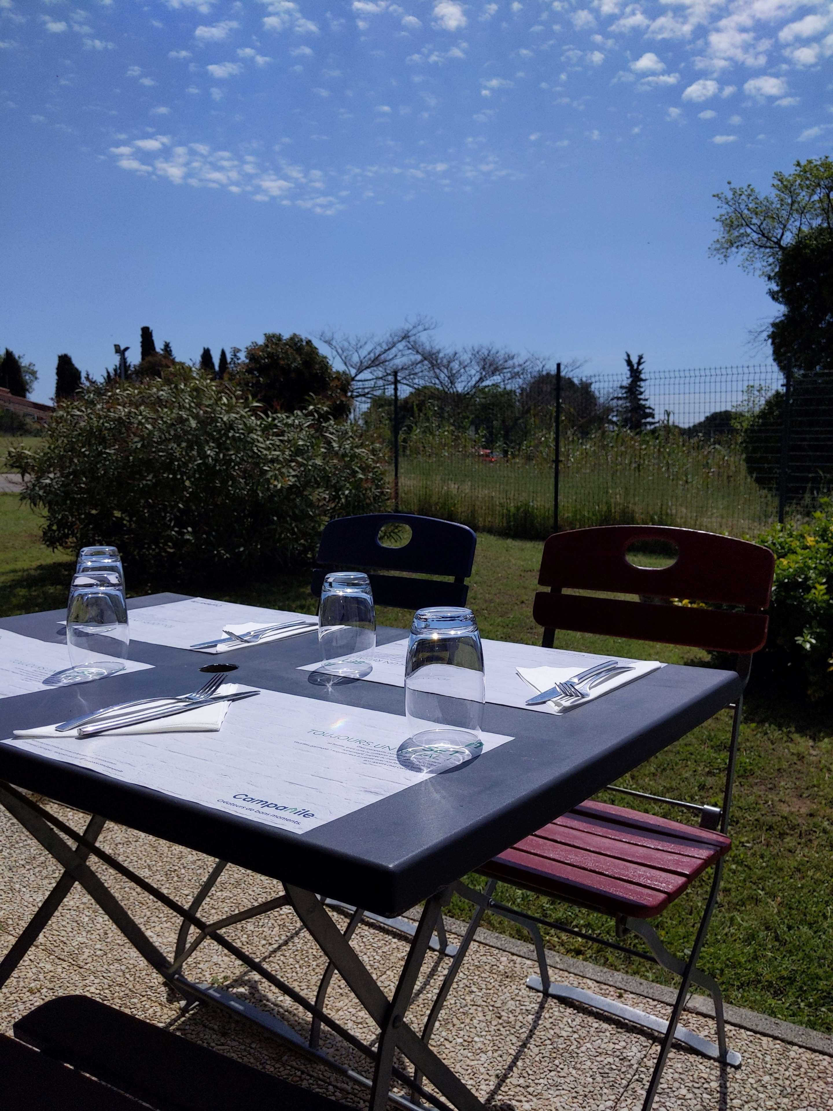 Campanile Salon-De-Provence Hotel ภายนอก รูปภาพ