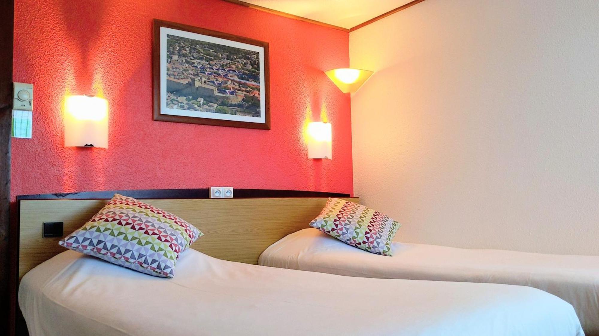 Campanile Salon-De-Provence Hotel ภายนอก รูปภาพ